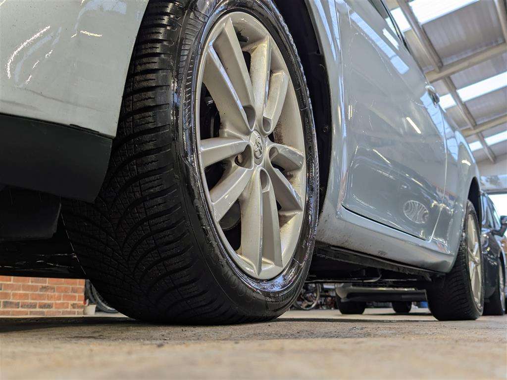 <p>2009 TOYOTA AURIS TR STOPSTART VVTI</p>