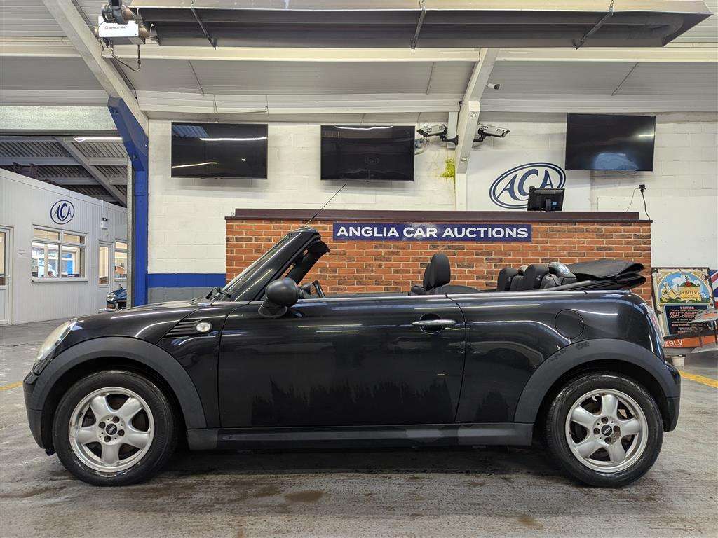 <p>2010 MINI ONE</p>