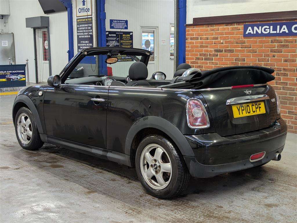 <p>2010 MINI ONE</p>