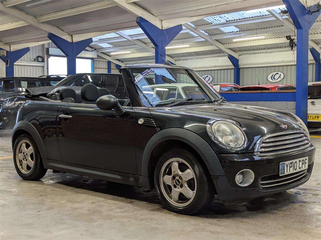 <p>2010 MINI ONE</p>