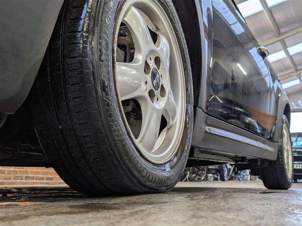 <p>2010 MINI ONE</p>