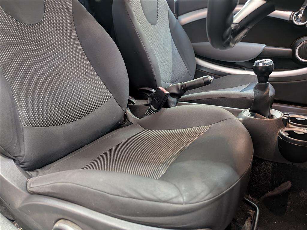 <p>2010 MINI ONE</p>