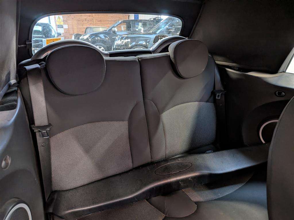 <p>2010 MINI ONE</p>