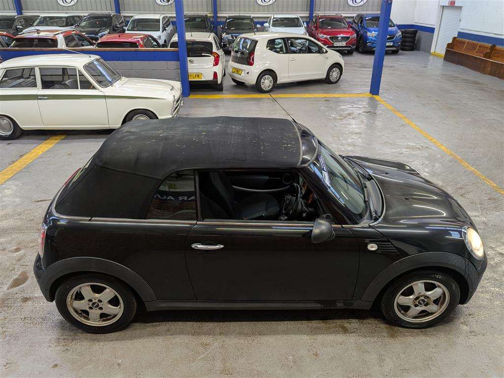<p>2010 MINI ONE</p>