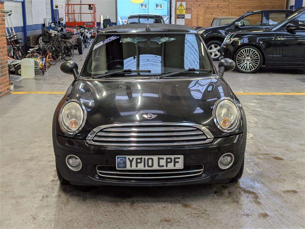 <p>2010 MINI ONE</p>
