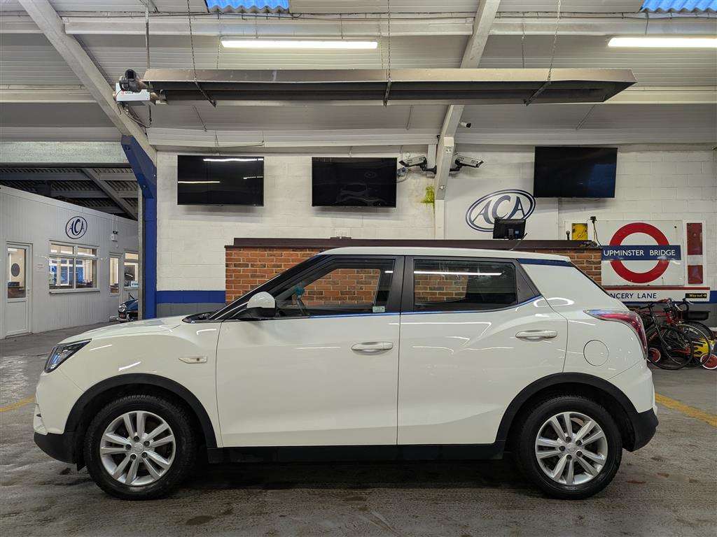 <p>2016 SSANGYONG TIVOLI SE</p>