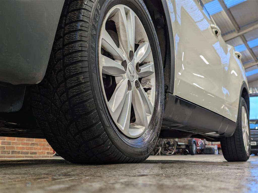 <p>2016 SSANGYONG TIVOLI SE</p>