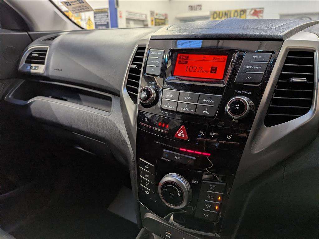 <p>2016 SSANGYONG TIVOLI SE</p>