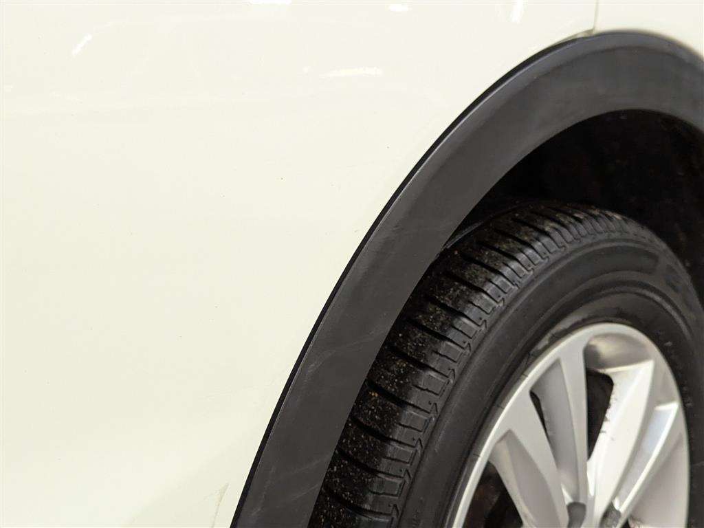 <p>2016 SSANGYONG TIVOLI SE</p>