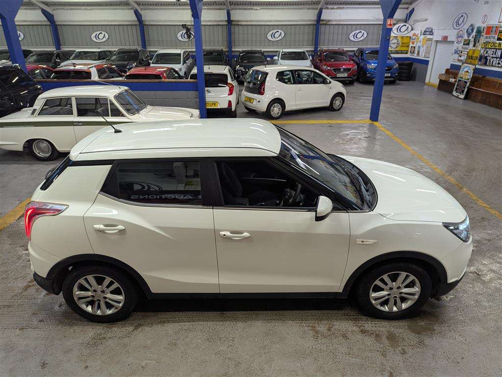 <p>2016 SSANGYONG TIVOLI SE</p>