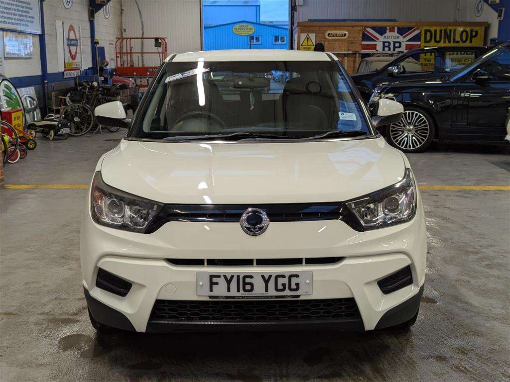 <p>2016 SSANGYONG TIVOLI SE</p>