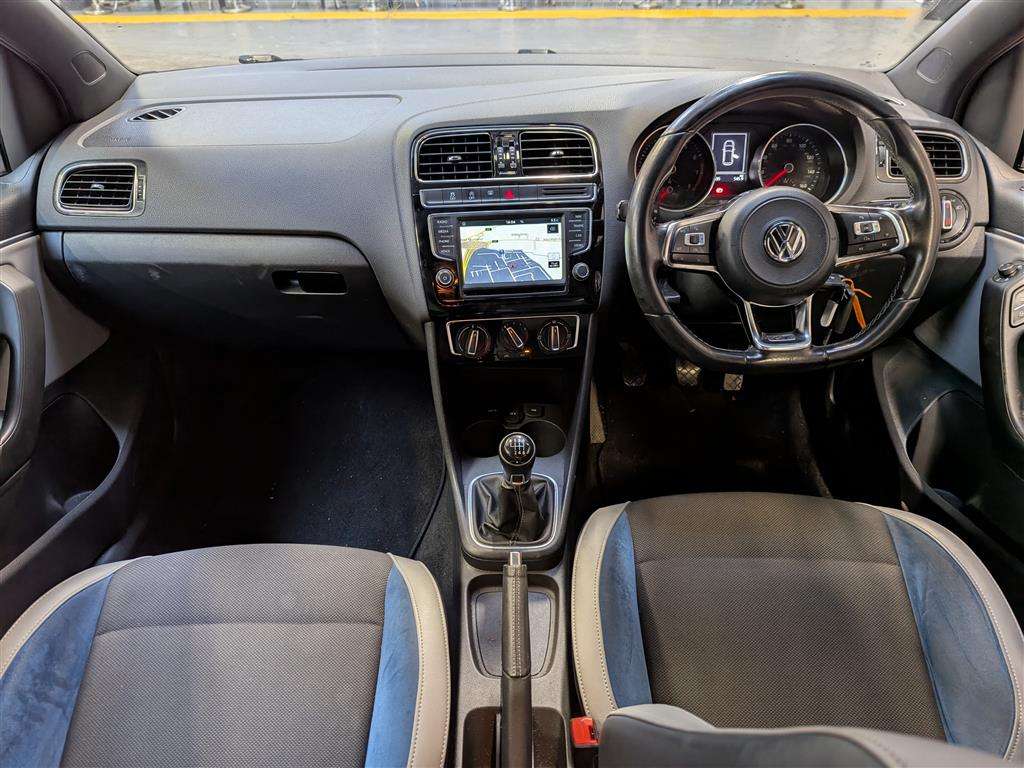 <p>2016 VOLKSWAGEN POLO BLUEGT</p>