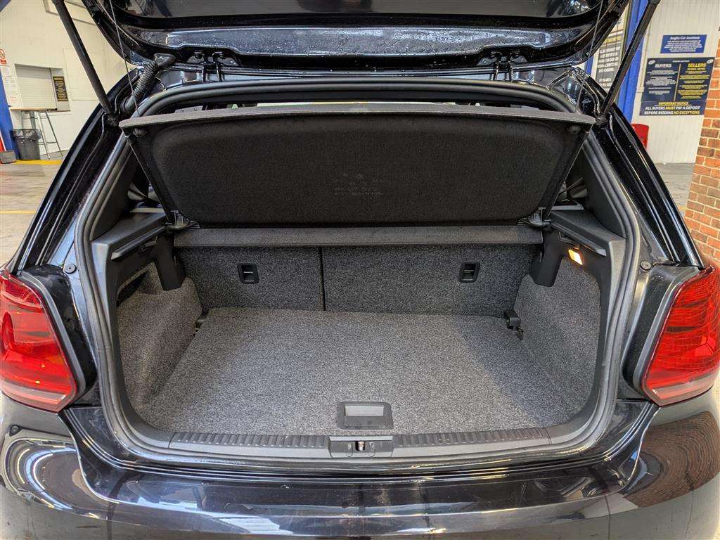 <p>2016 VOLKSWAGEN POLO BLUEGT</p>