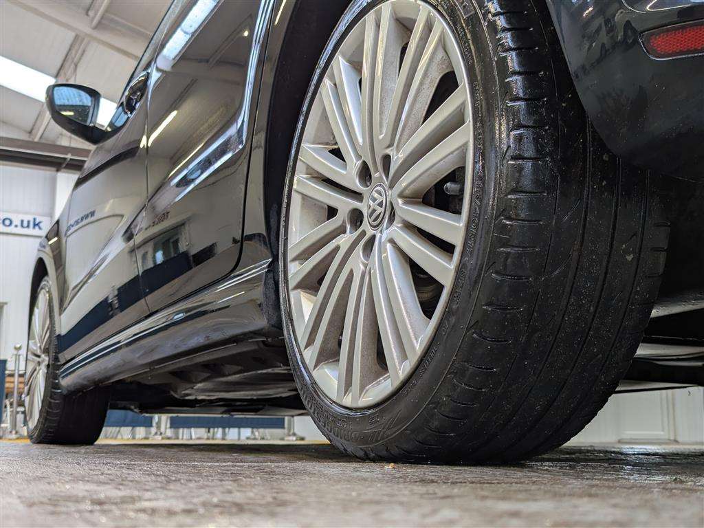 <p>2016 VOLKSWAGEN POLO BLUEGT</p>