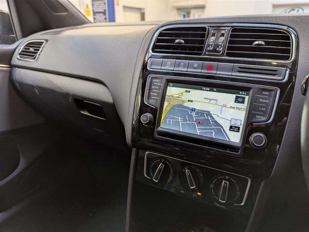 <p>2016 VOLKSWAGEN POLO BLUEGT</p>