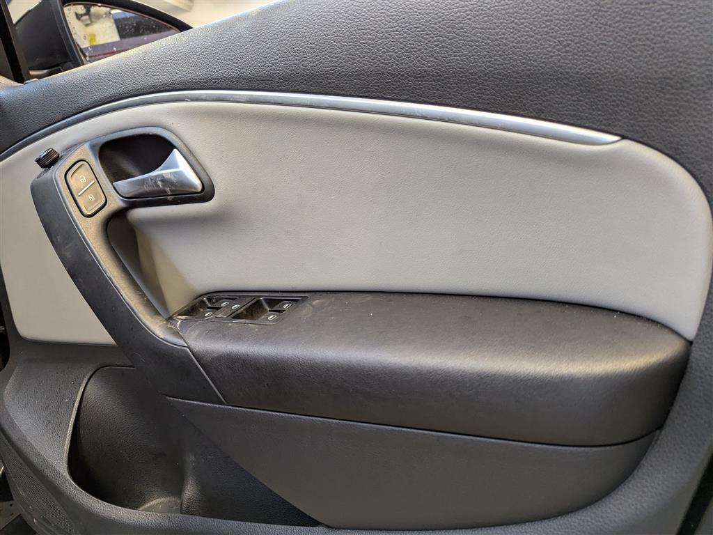 <p>2016 VOLKSWAGEN POLO BLUEGT</p>