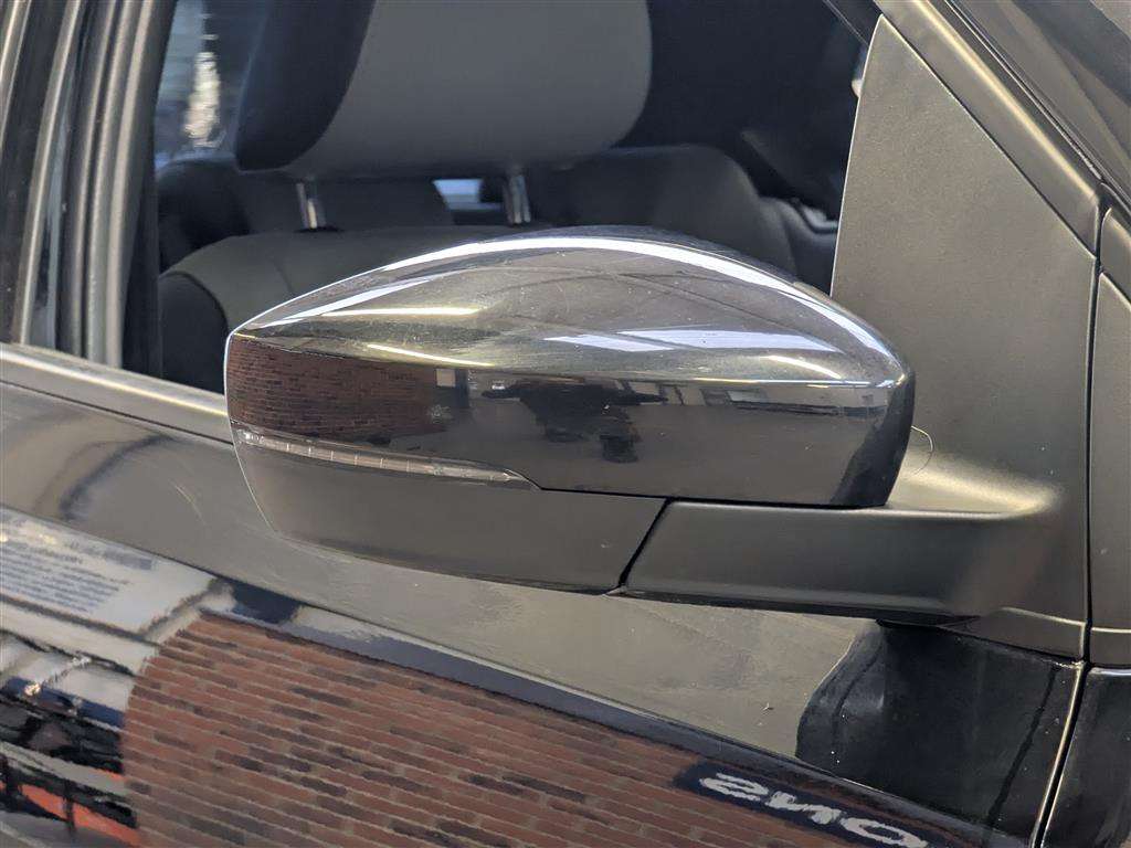 <p>2016 VOLKSWAGEN POLO BLUEGT</p>