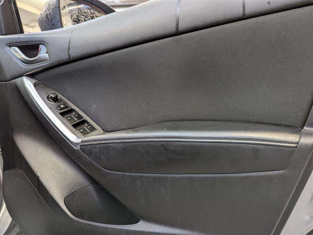 <p>2014 MAZDA CX-5 SE-L D NAV</p>