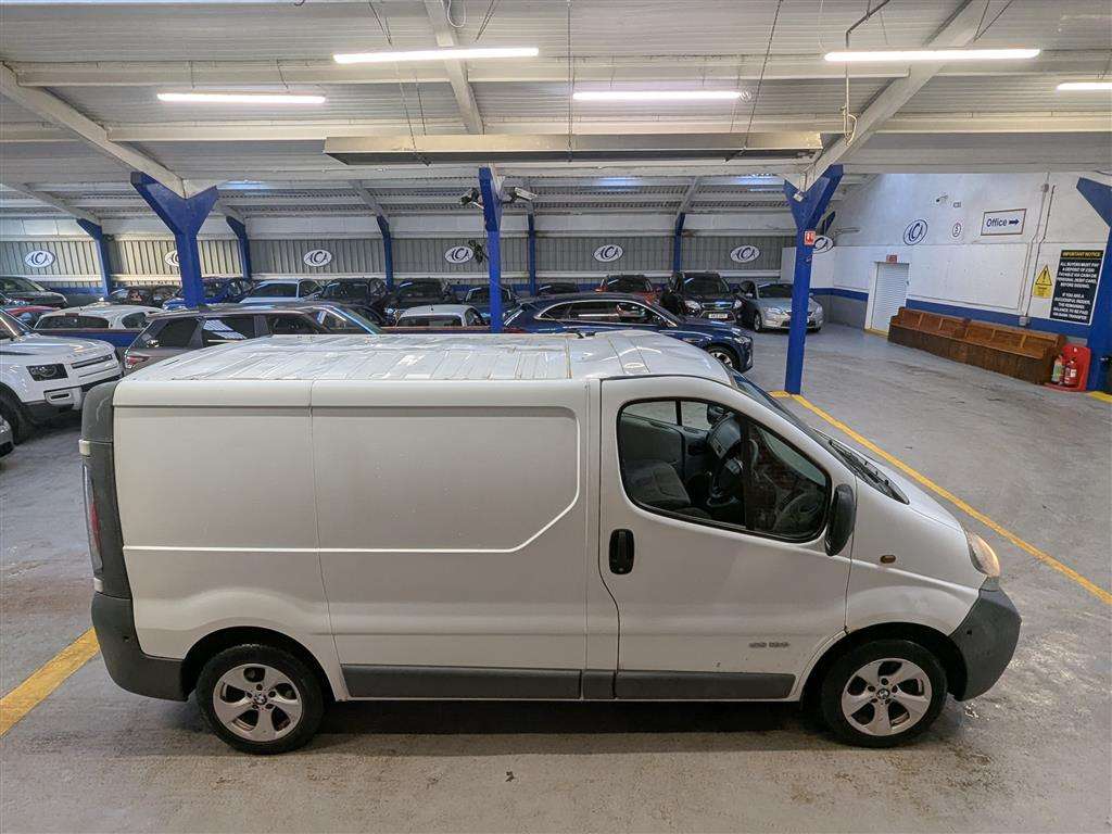<p>2006 RENAULT TRAFIC SL27 DCI 100 SWB</p>