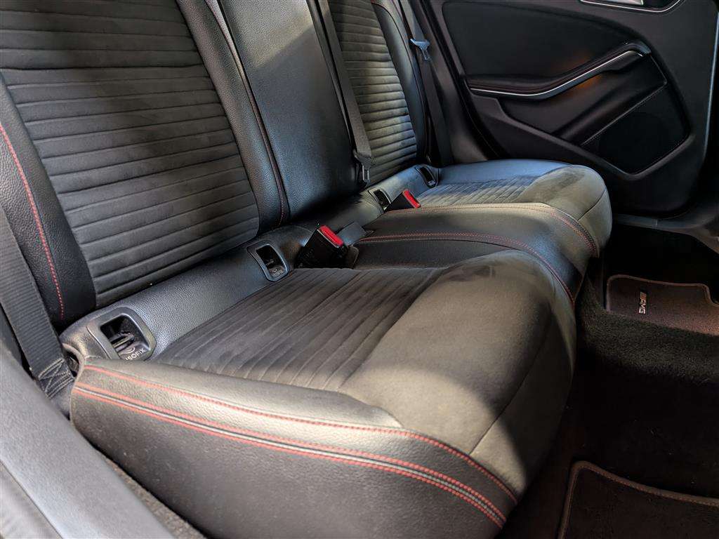 <p>2018 MERCEDES-BENZ A 160 AMG LINE</p>