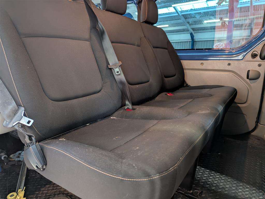 <p>2014 VAUXHALL VIVARO COMBI CDTI ECOFLEX</p>