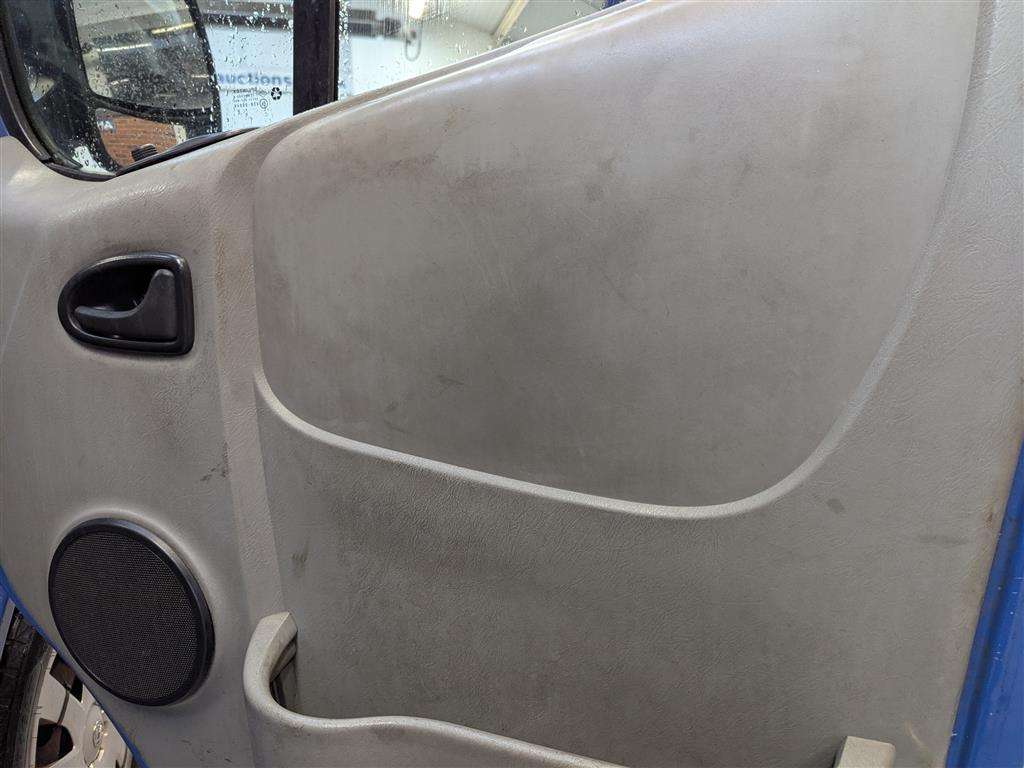 <p>2014 VAUXHALL VIVARO COMBI CDTI ECOFLEX</p>