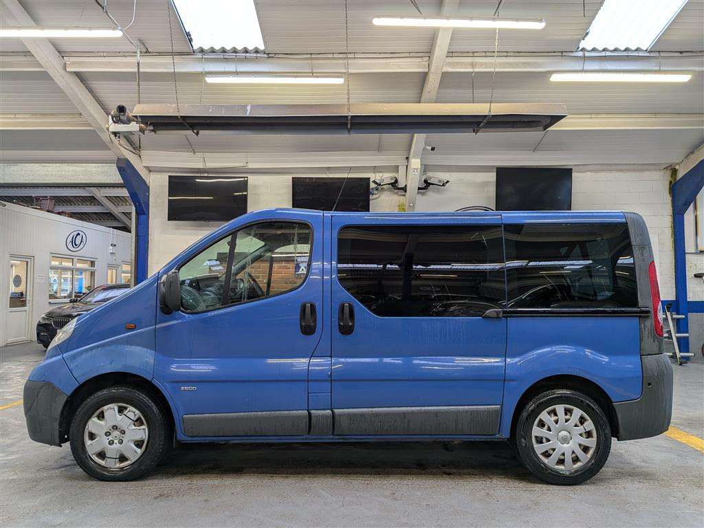 <p>2014 VAUXHALL VIVARO COMBI CDTI ECOFLEX</p>