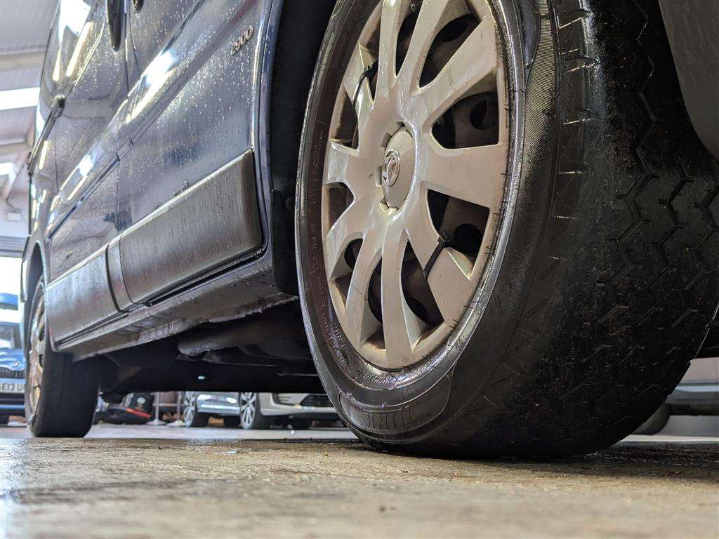 <p>2014 VAUXHALL VIVARO COMBI CDTI ECOFLEX</p>