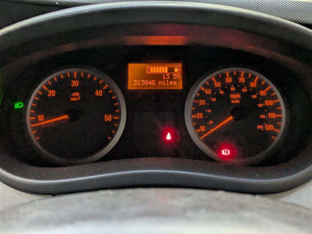 <p>2014 VAUXHALL VIVARO COMBI CDTI ECOFLEX</p>