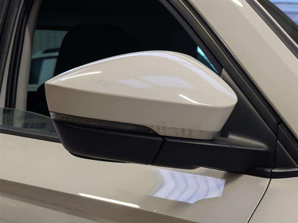 <p>2019 SKODA KAROQ SE TSI</p>