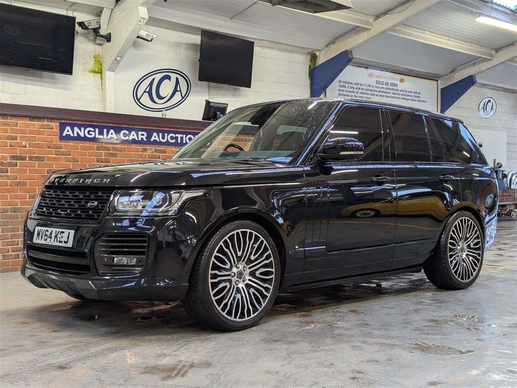 <p>2014 LAND ROVER RANGE ROVER AUTOBIOGRAPHY (OVERFINCH cert present).</p>