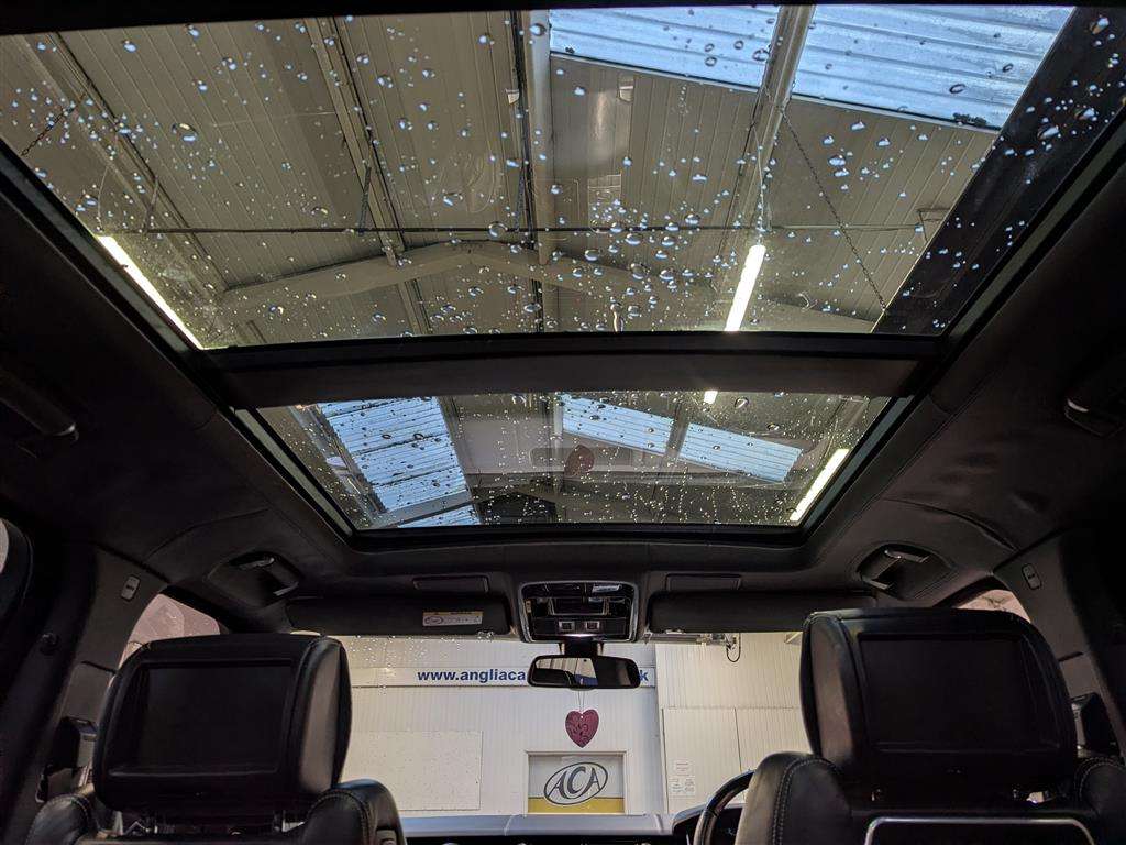 <p>2014 LAND ROVER RANGE ROVER AUTOBIOGRAPHY (OVERFINCH cert present).</p>