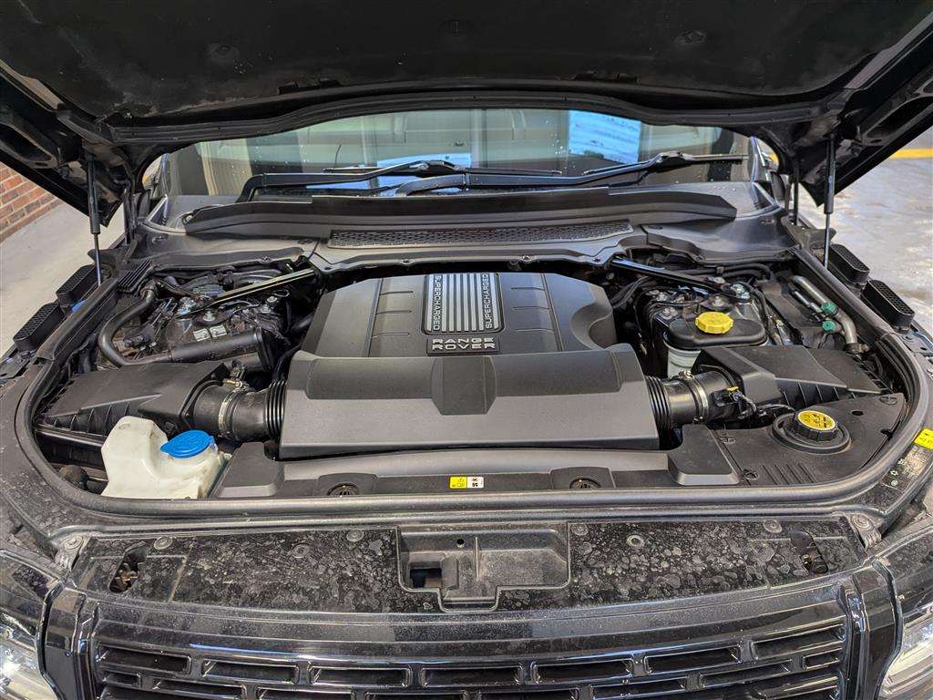 <p>2014 LAND ROVER RANGE ROVER AUTOBIOGRAPHY (OVERFINCH cert present).</p>