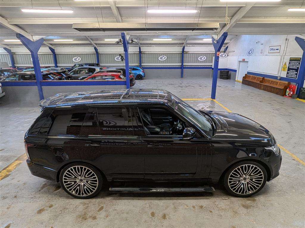 <p>2014 LAND ROVER RANGE ROVER AUTOBIOGRAPHY (OVERFINCH cert present).</p>