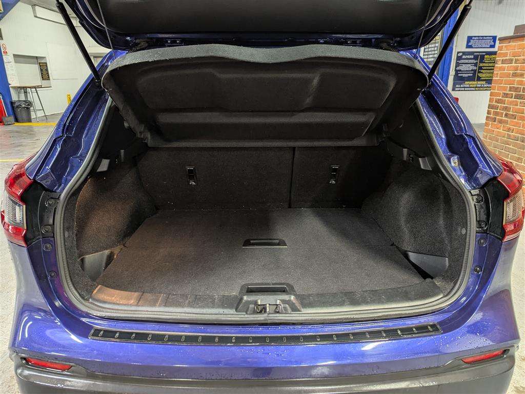 <p>2017 NISSAN QASHQAI TEKNA DCI</p>