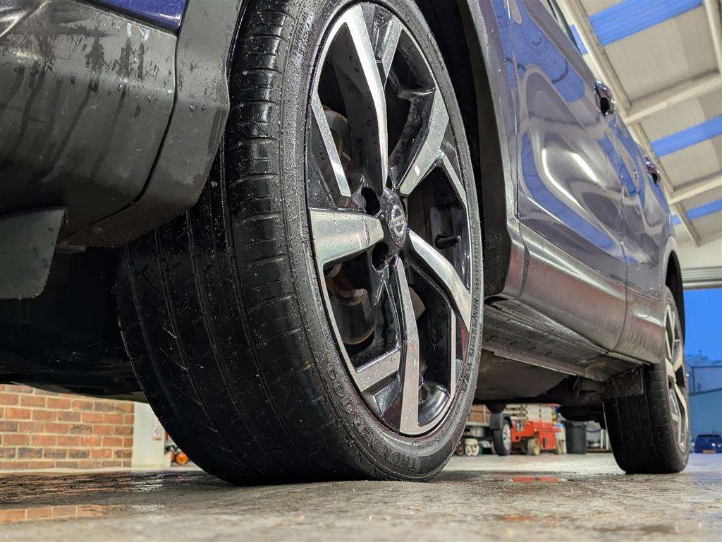 <p>2017 NISSAN QASHQAI TEKNA DCI</p>