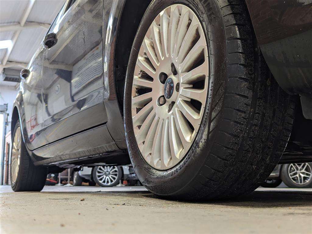 <p>2010 FORD FOCUS TITANIUM 100</p>