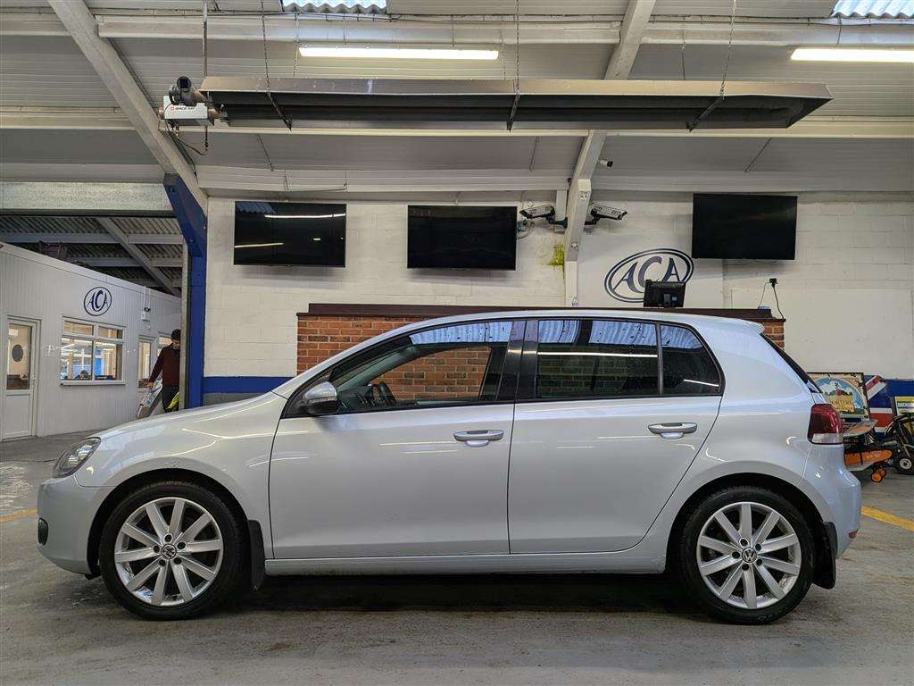 <p>2010 VOLKSWAGEN GOLF GT TDI 140</p>