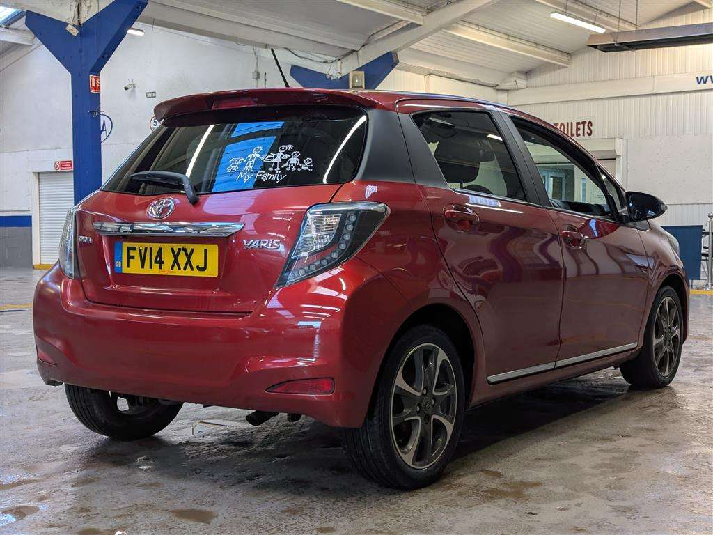 <p>2014 TOYOTA YARIS TREND VVT-I</p>