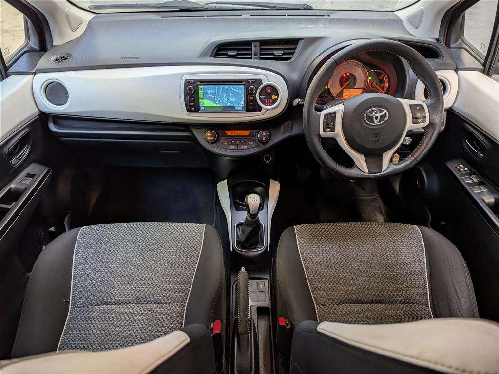 <p>2014 TOYOTA YARIS TREND VVT-I</p>