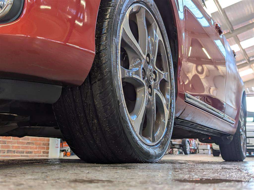 <p>2014 TOYOTA YARIS TREND VVT-I</p>