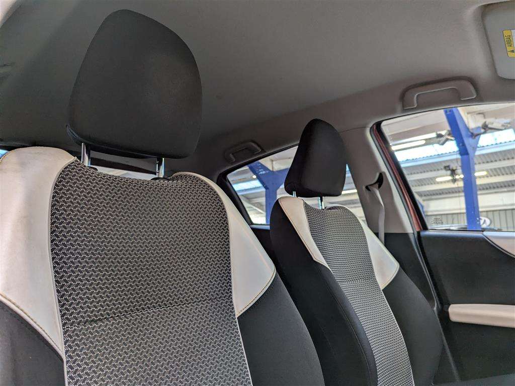 <p>2014 TOYOTA YARIS TREND VVT-I</p>