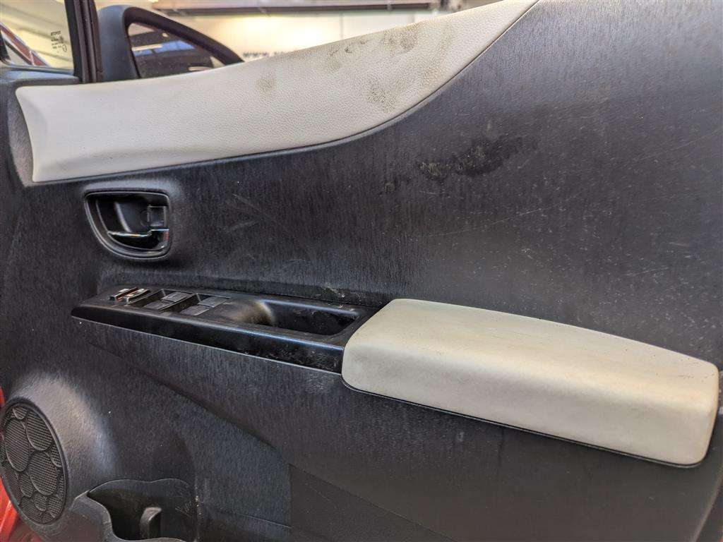 <p>2014 TOYOTA YARIS TREND VVT-I</p>