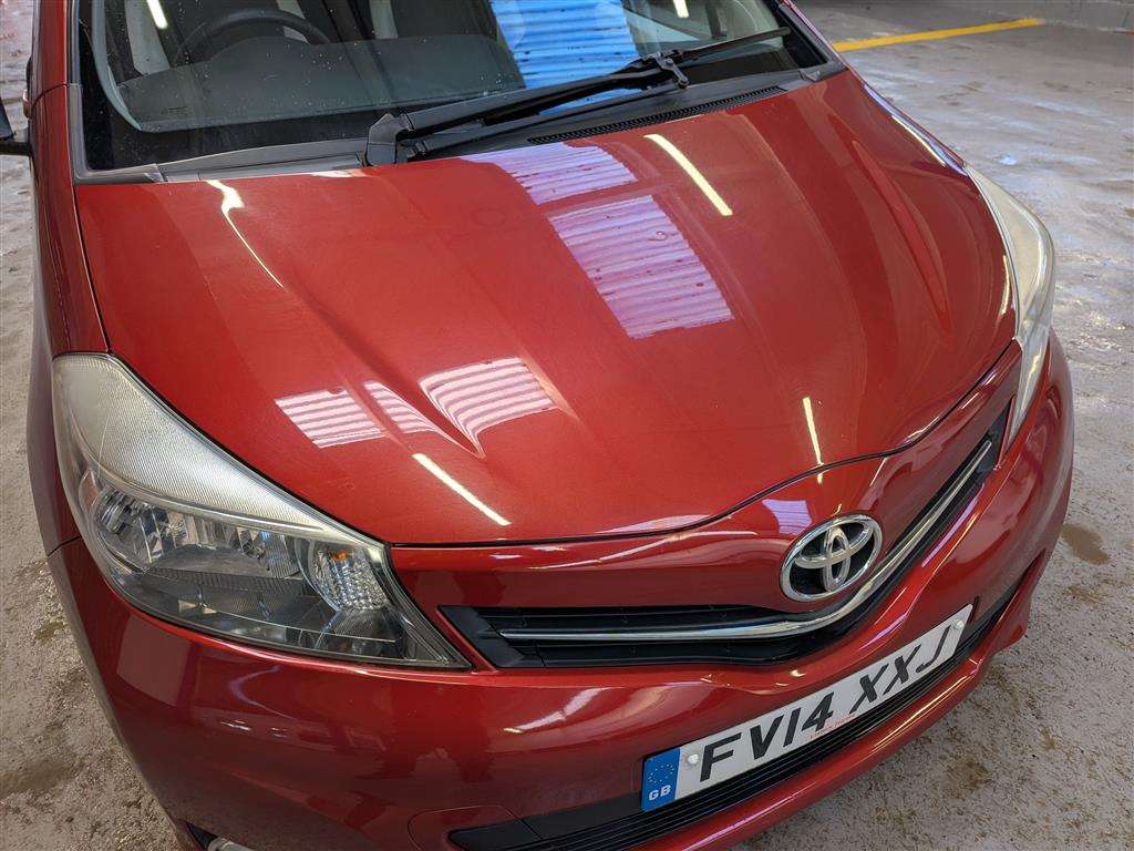 <p>2014 TOYOTA YARIS TREND VVT-I</p>
