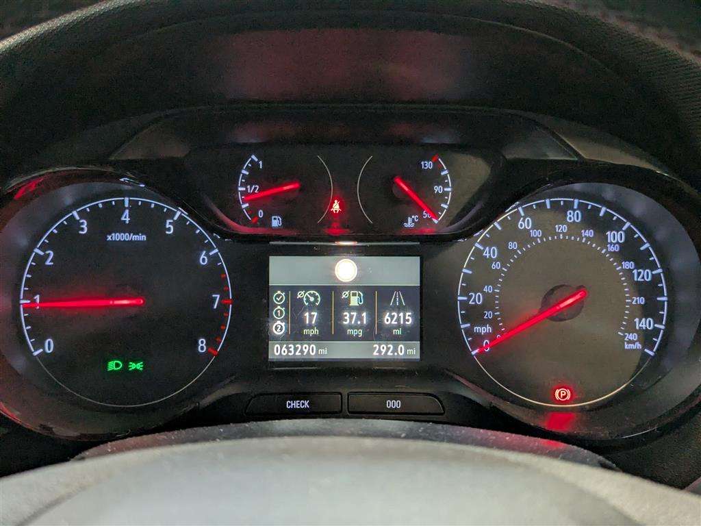 <p>2018 VAUXHALL CROSSLAND X SE NAV ECOTEC</p>