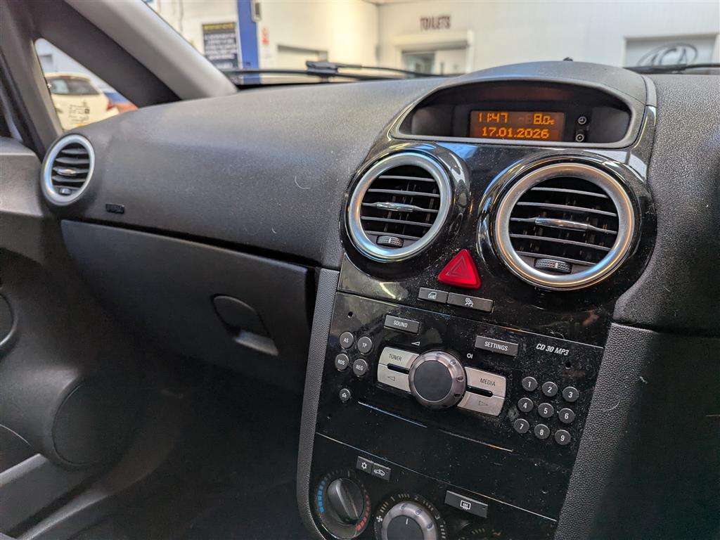 <p>2013 VAUXHALL CORSA SXI AC</p>