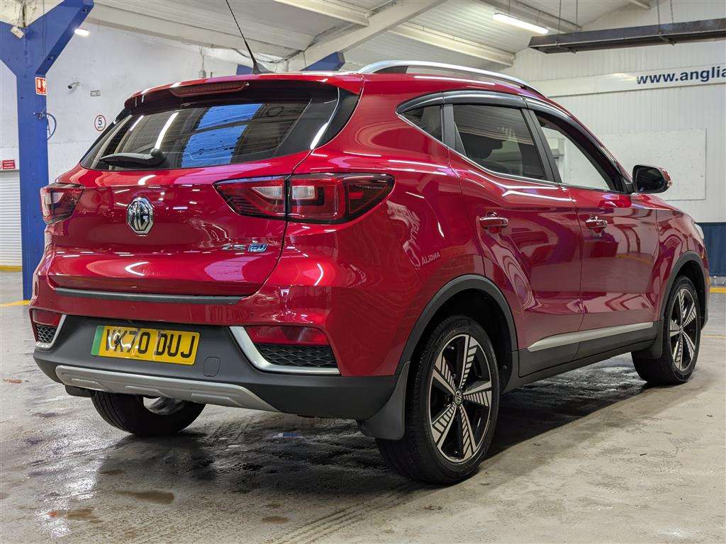 <p>2020 MG ZS EXCLUSIVE EV</p>