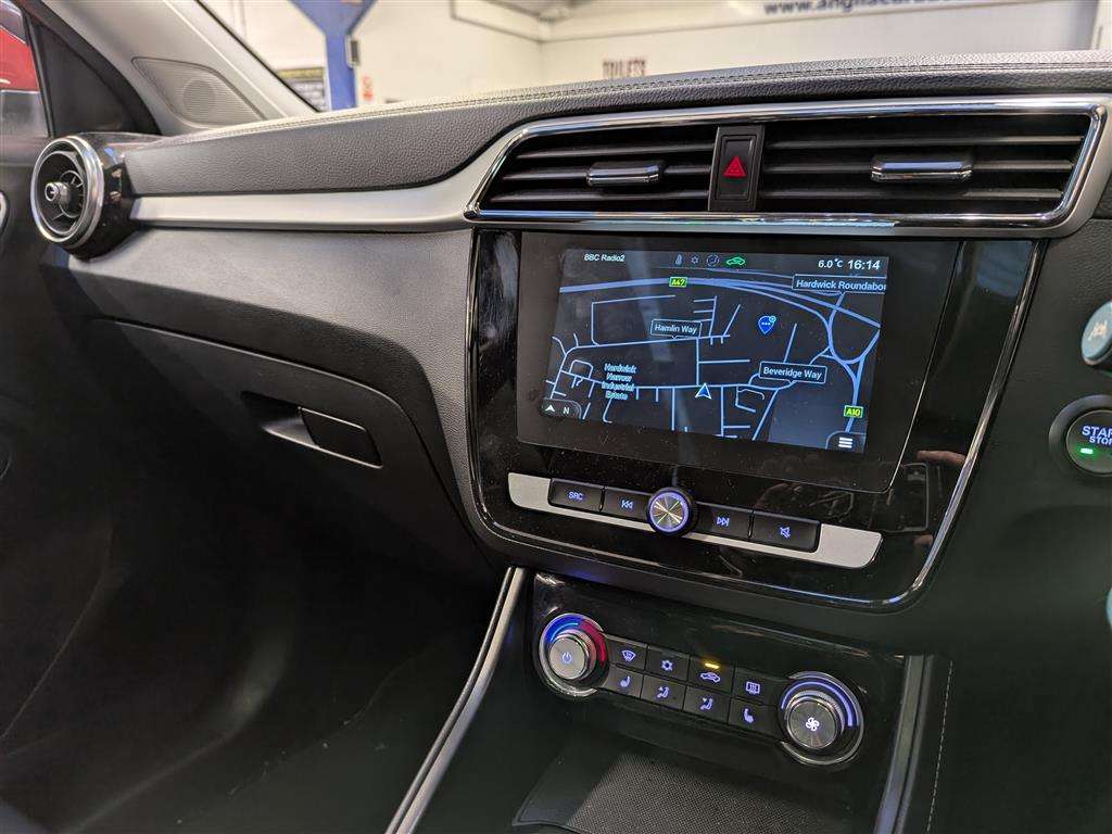 <p>2020 MG ZS EXCLUSIVE EV</p>