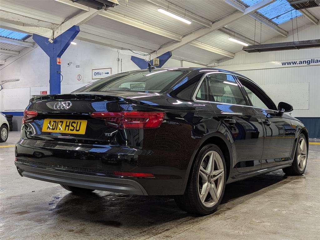 <p>2017 AUDI A4 S LINE TDI S-A</p>