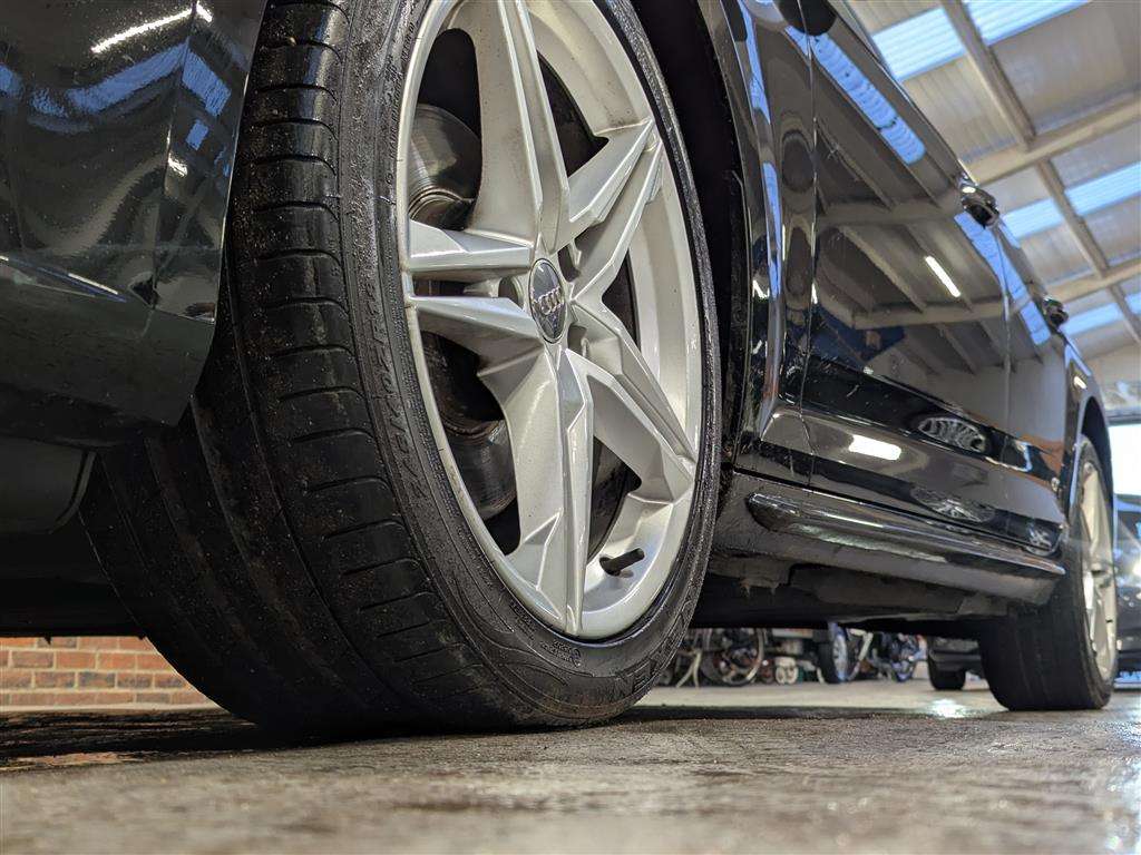 <p>2017 AUDI A4 S LINE TDI S-A</p>